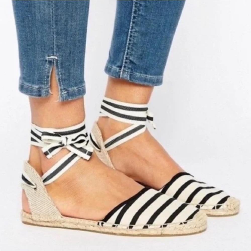 Soludos Classic Canvas Stripe Espadrille Sandals in Black & White, 7